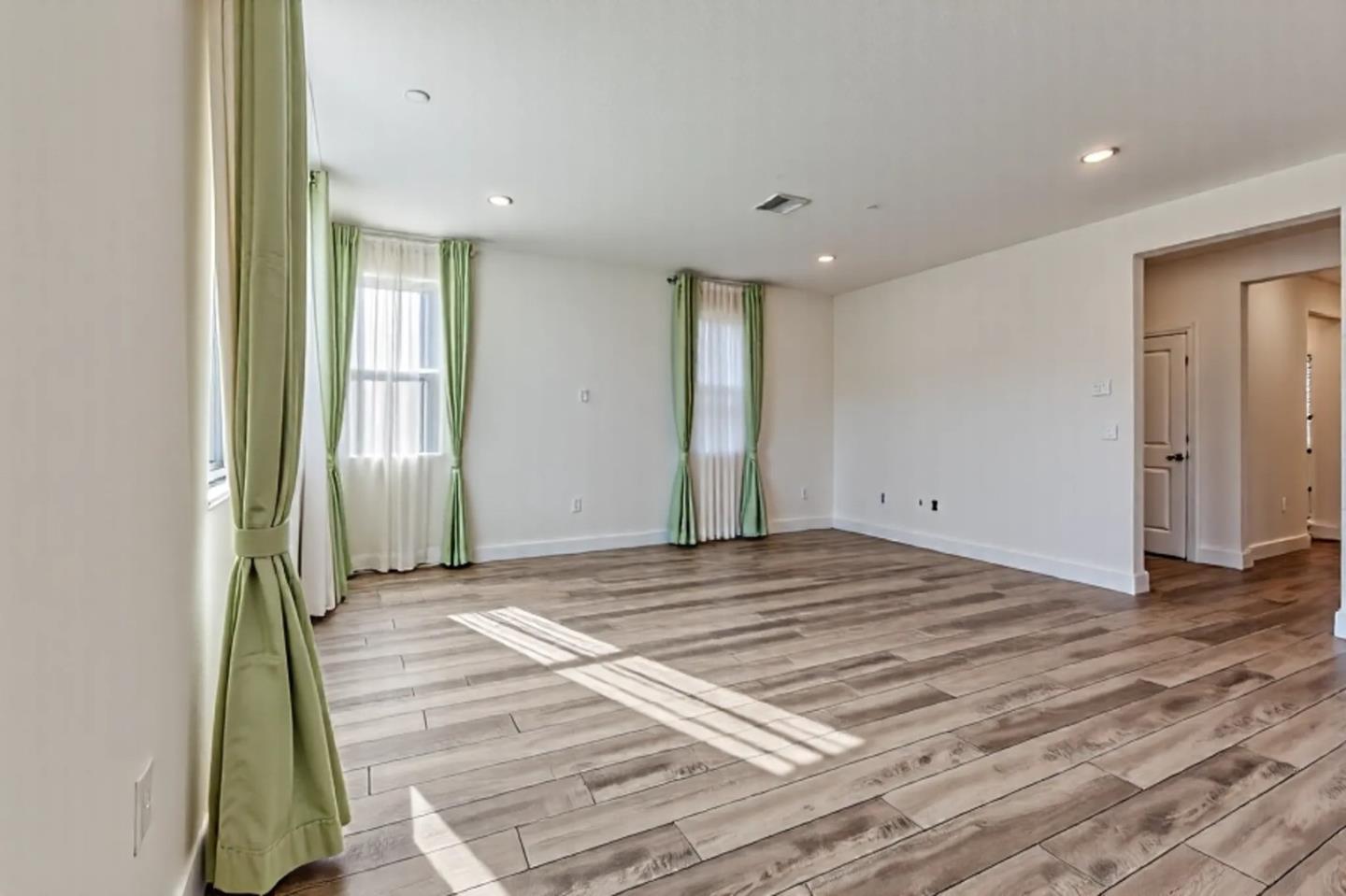 Detail Gallery Image 16 of 46 For 2520 Pasture St, Gilroy,  CA 95020 - 5 Beds | 3/1 Baths
