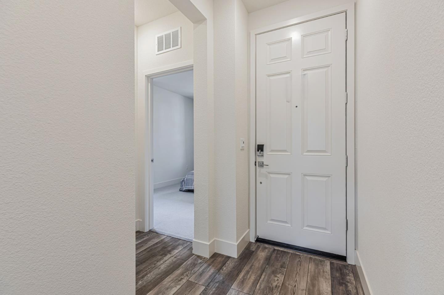 Detail Gallery Image 4 of 46 For 2520 Pasture St, Gilroy,  CA 95020 - 5 Beds | 3/1 Baths
