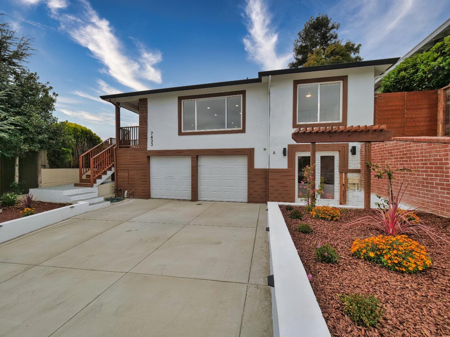 Detail Gallery Image 2 of 60 For 7433 Moeser Ln, El Cerrito,  CA 94530 - 4 Beds | 3 Baths