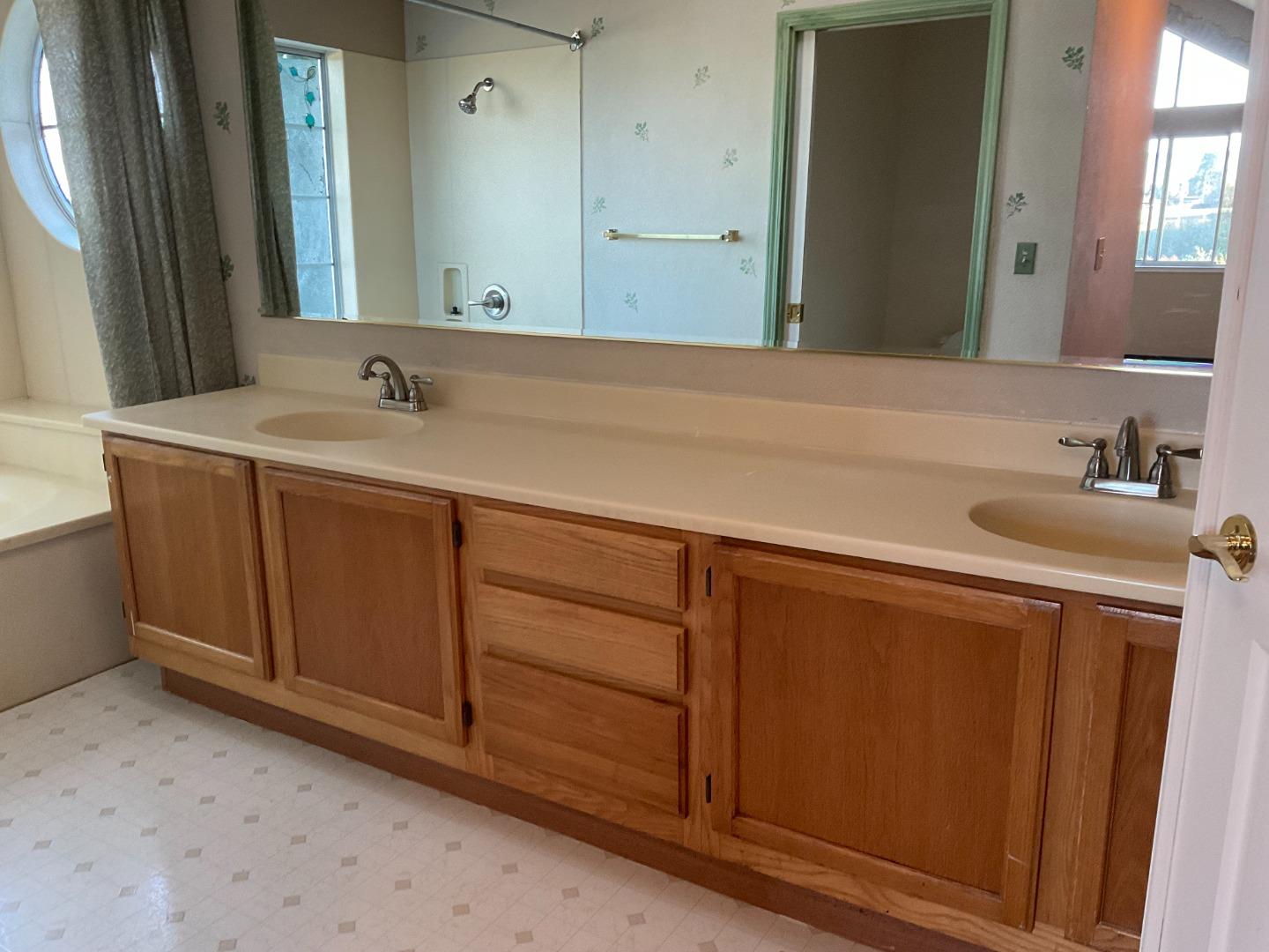 Detail Gallery Image 11 of 18 For 1201 Brewington Ave, Watsonville,  CA 95076 - 3 Beds | 2/1 Baths