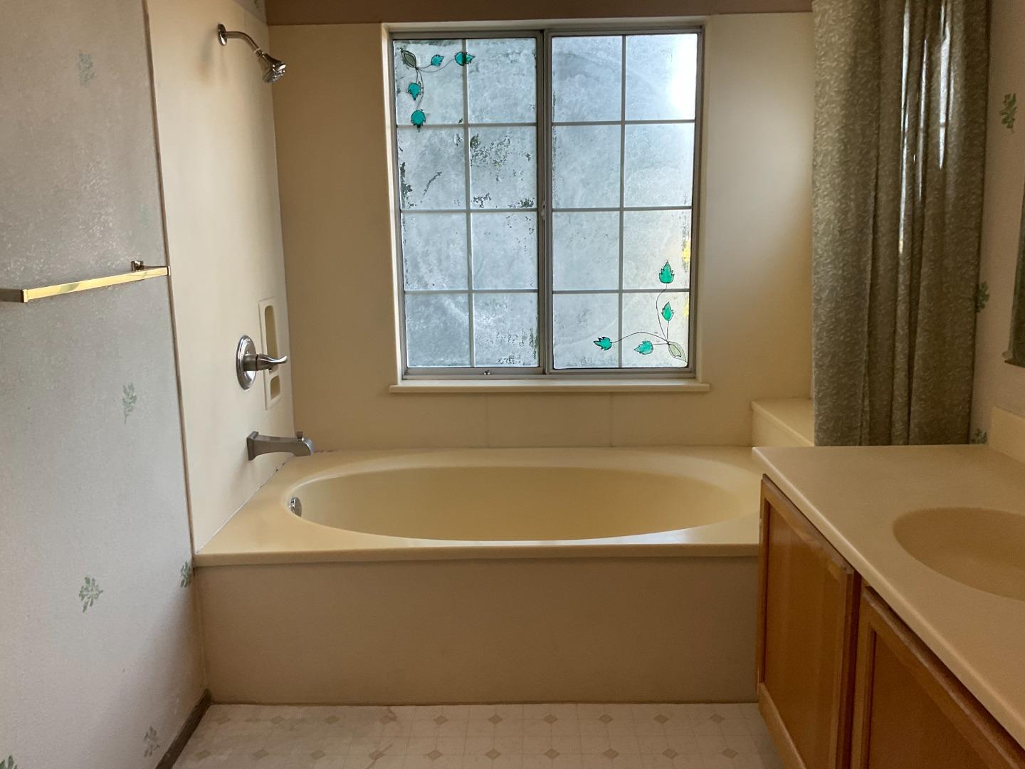 Detail Gallery Image 15 of 18 For 1201 Brewington Ave, Watsonville,  CA 95076 - 3 Beds | 2/1 Baths