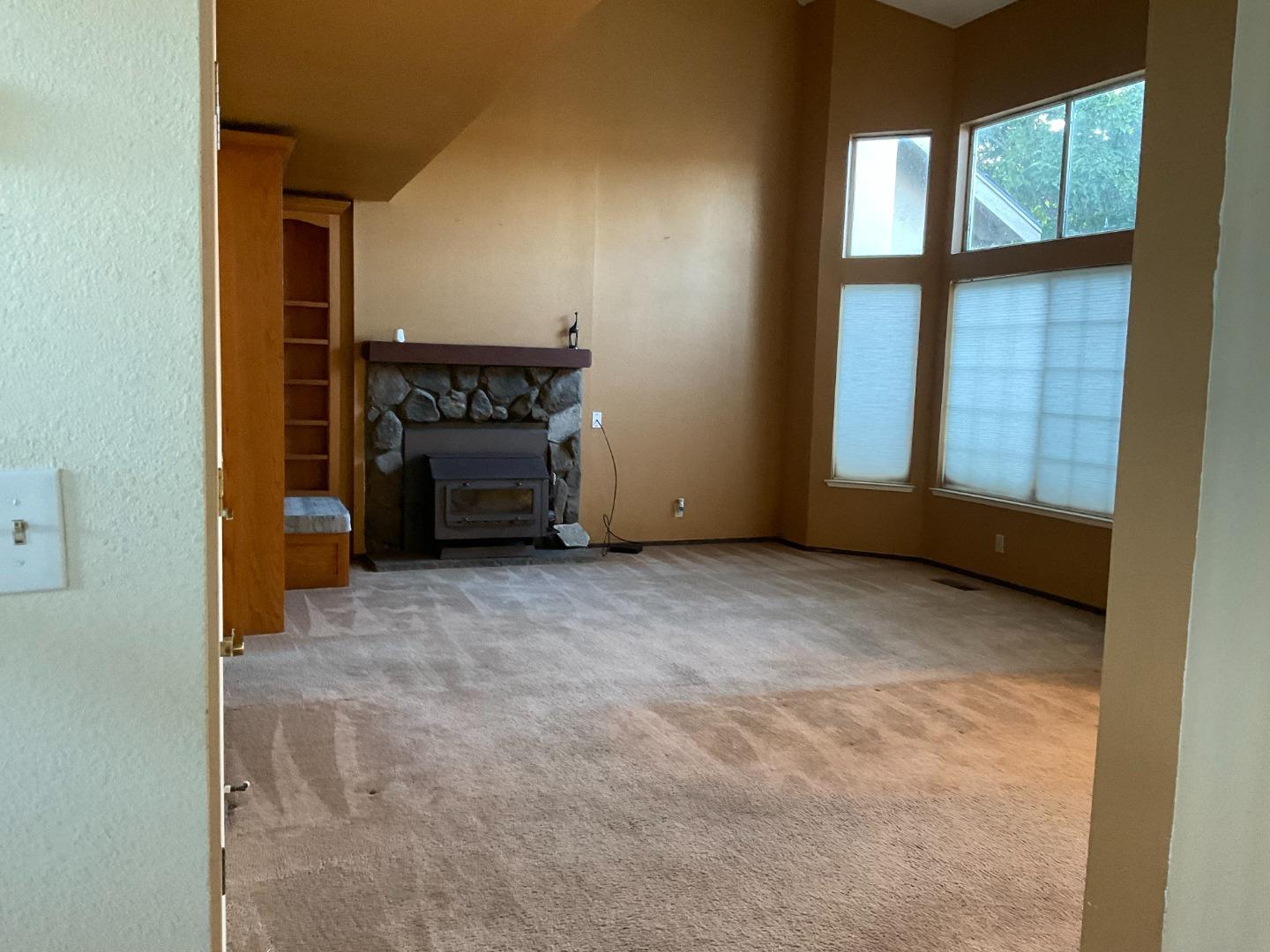 Detail Gallery Image 3 of 18 For 1201 Brewington Ave, Watsonville,  CA 95076 - 3 Beds | 2/1 Baths