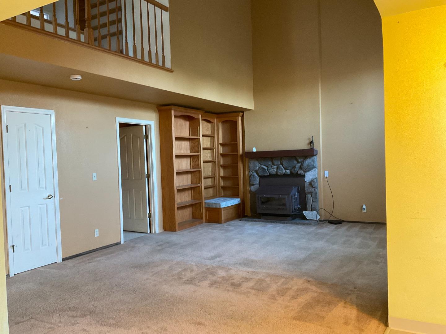 Detail Gallery Image 4 of 18 For 1201 Brewington Ave, Watsonville,  CA 95076 - 3 Beds | 2/1 Baths