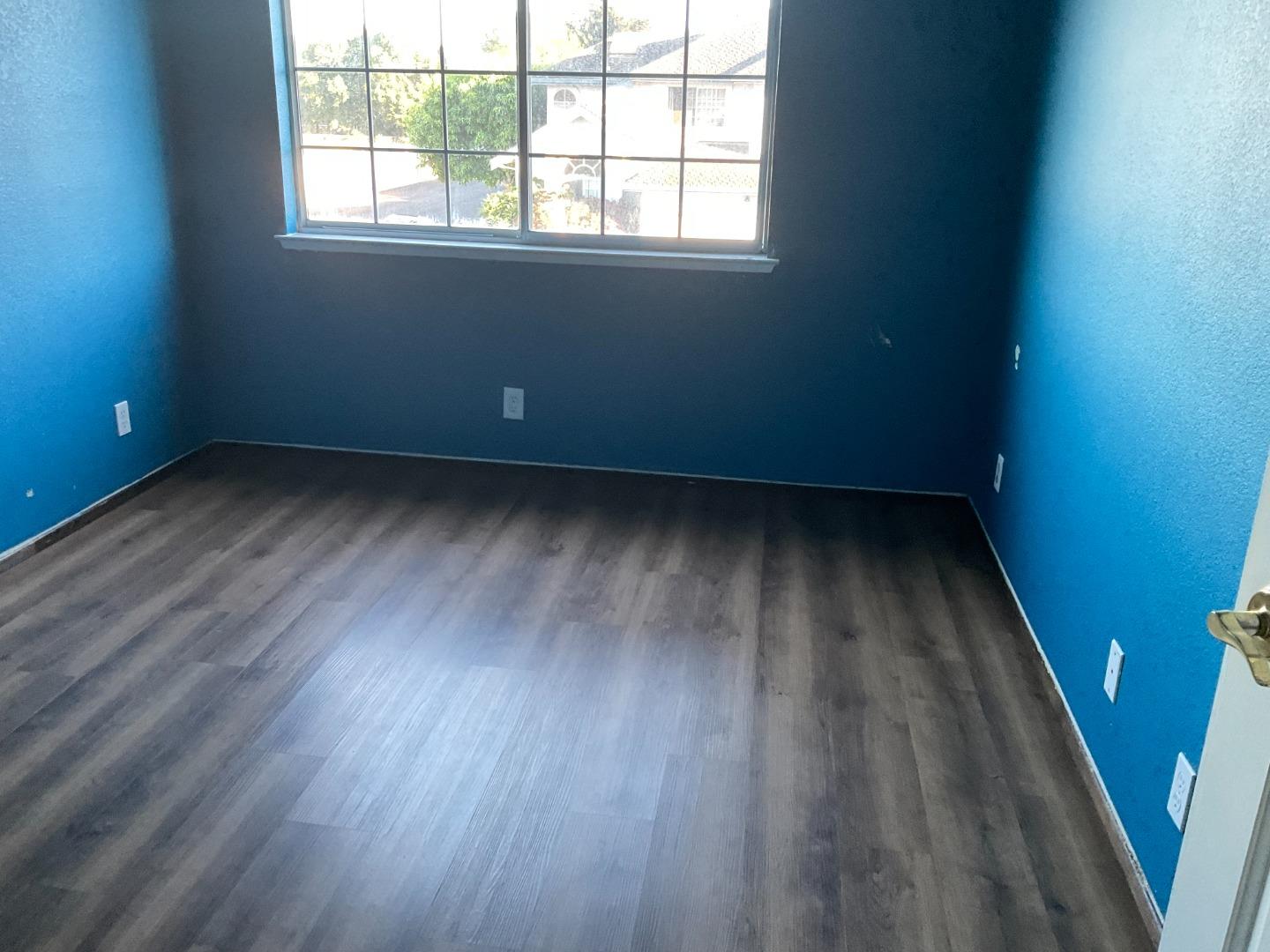 Detail Gallery Image 5 of 18 For 1201 Brewington Ave, Watsonville,  CA 95076 - 3 Beds | 2/1 Baths