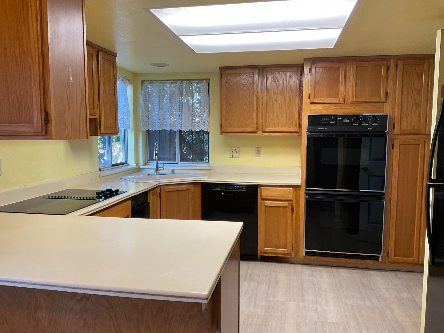 Detail Gallery Image 7 of 18 For 1201 Brewington Ave, Watsonville,  CA 95076 - 3 Beds | 2/1 Baths