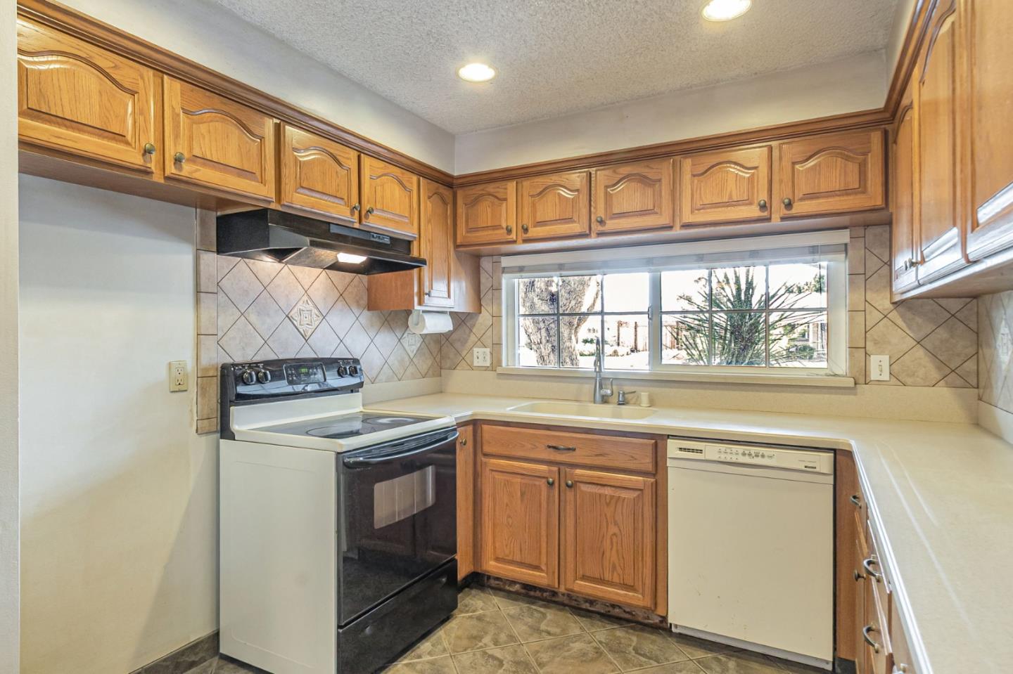 Detail Gallery Image 14 of 32 For 4776 Minas Dr, San Jose,  CA 95136 - 3 Beds | 2 Baths