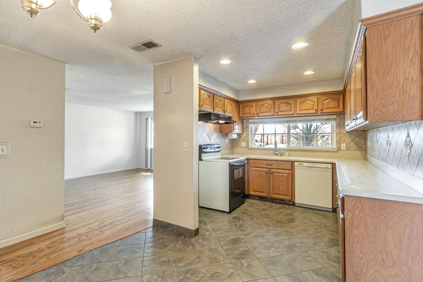 Detail Gallery Image 15 of 32 For 4776 Minas Dr, San Jose,  CA 95136 - 3 Beds | 2 Baths