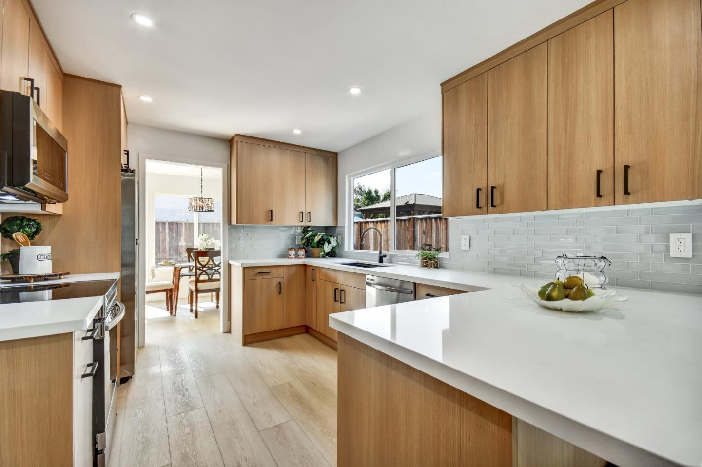 Detail Gallery Image 13 of 30 For 1250 Medley Dr, San Jose,  CA 95121 - 4 Beds | 2 Baths