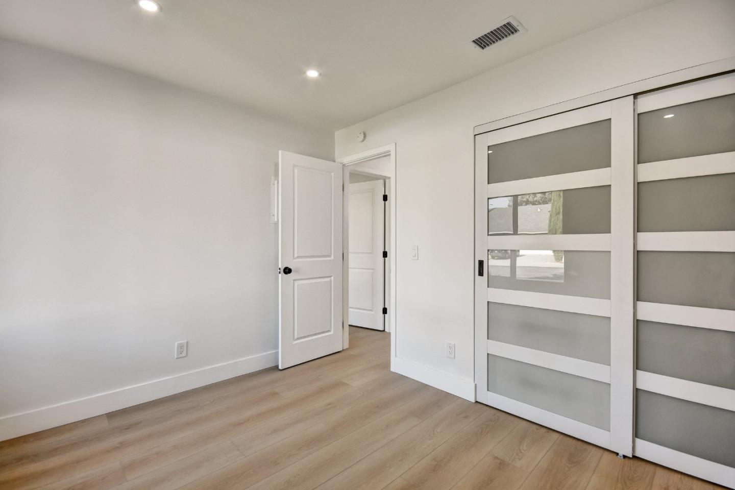 Detail Gallery Image 26 of 30 For 1250 Medley Dr, San Jose,  CA 95121 - 4 Beds | 2 Baths
