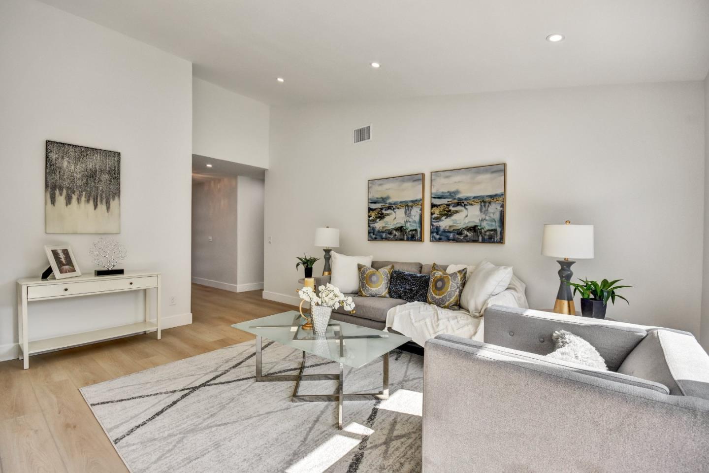 Detail Gallery Image 3 of 30 For 1250 Medley Dr, San Jose,  CA 95121 - 4 Beds | 2 Baths