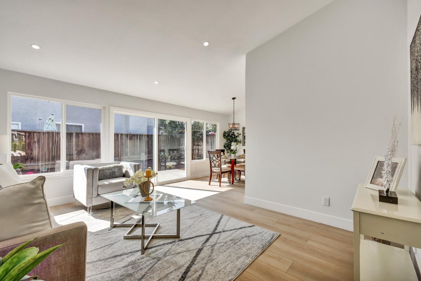 Detail Gallery Image 5 of 30 For 1250 Medley Dr, San Jose,  CA 95121 - 4 Beds | 2 Baths