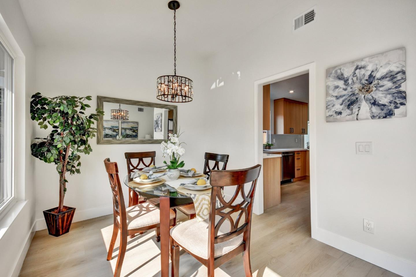 Detail Gallery Image 8 of 30 For 1250 Medley Dr, San Jose,  CA 95121 - 4 Beds | 2 Baths