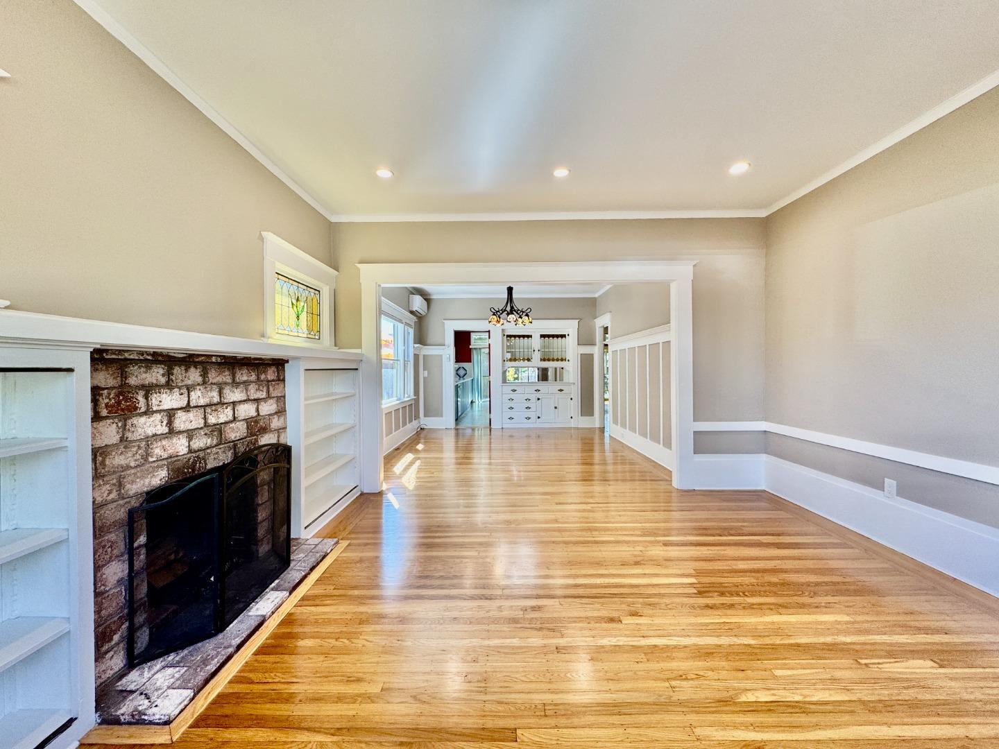 Detail Gallery Image 11 of 47 For 809 Bayswater Ave, Burlingame,  CA 94010 - 2 Beds | 2 Baths