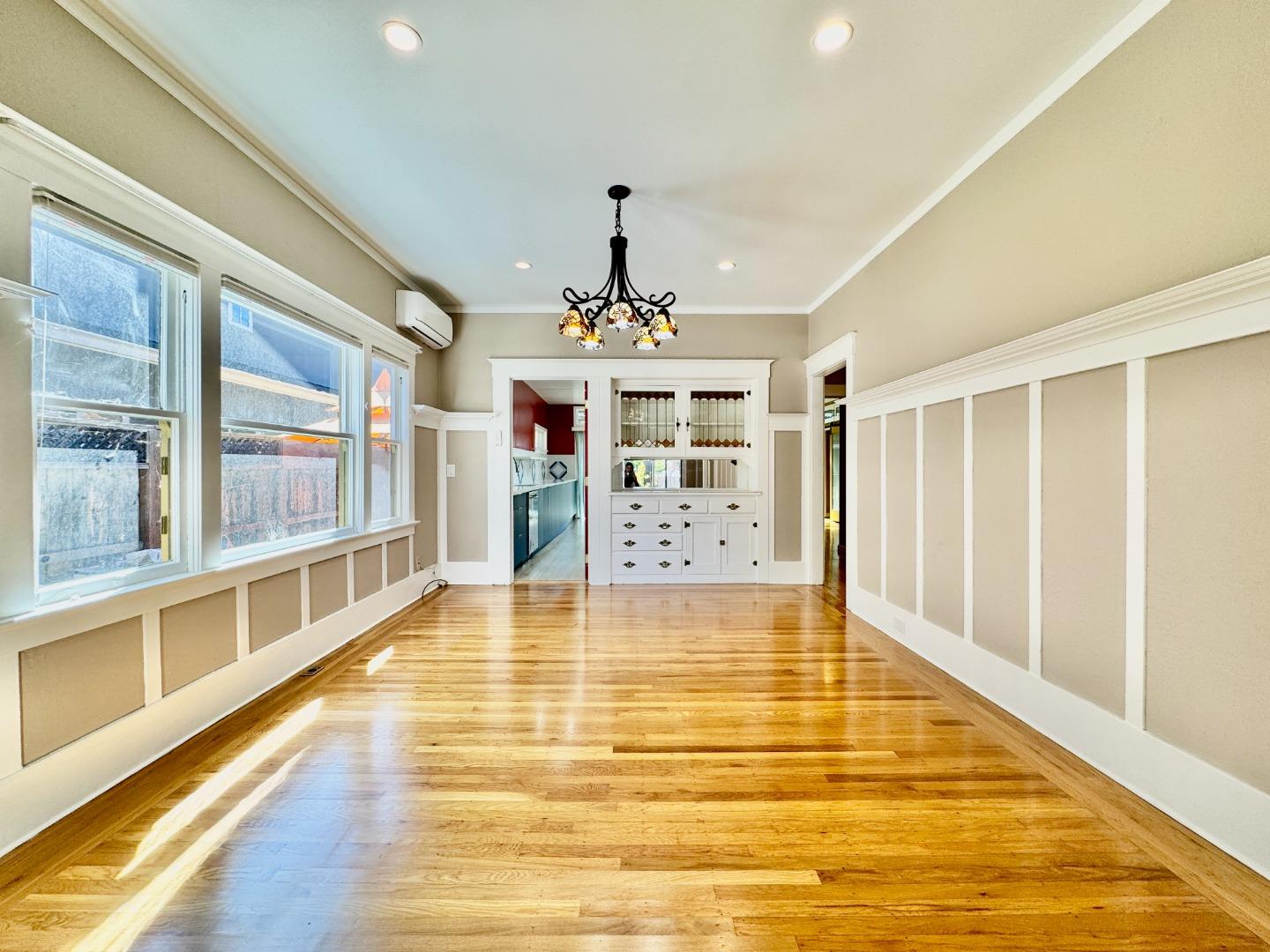 Detail Gallery Image 13 of 47 For 809 Bayswater Ave, Burlingame,  CA 94010 - 2 Beds | 2 Baths