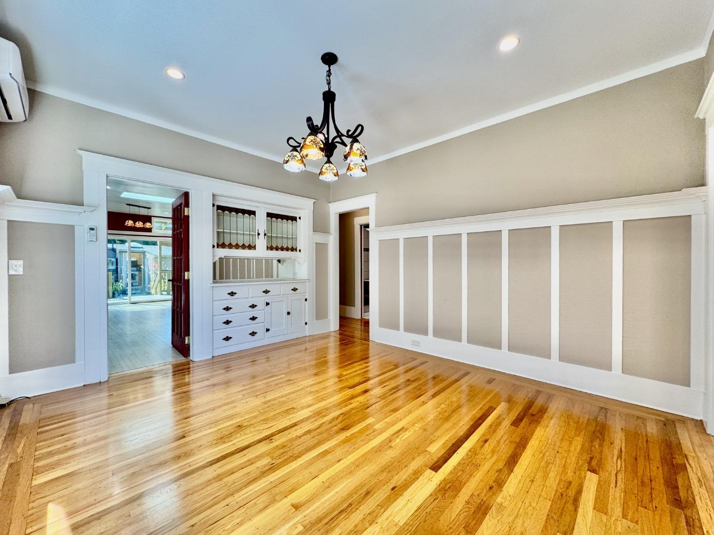 Detail Gallery Image 15 of 47 For 809 Bayswater Ave, Burlingame,  CA 94010 - 2 Beds | 2 Baths