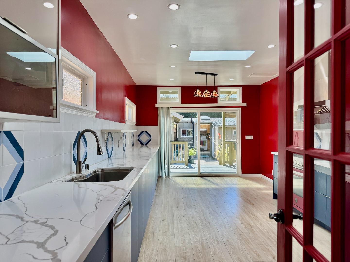 Detail Gallery Image 19 of 47 For 809 Bayswater Ave, Burlingame,  CA 94010 - 2 Beds | 2 Baths