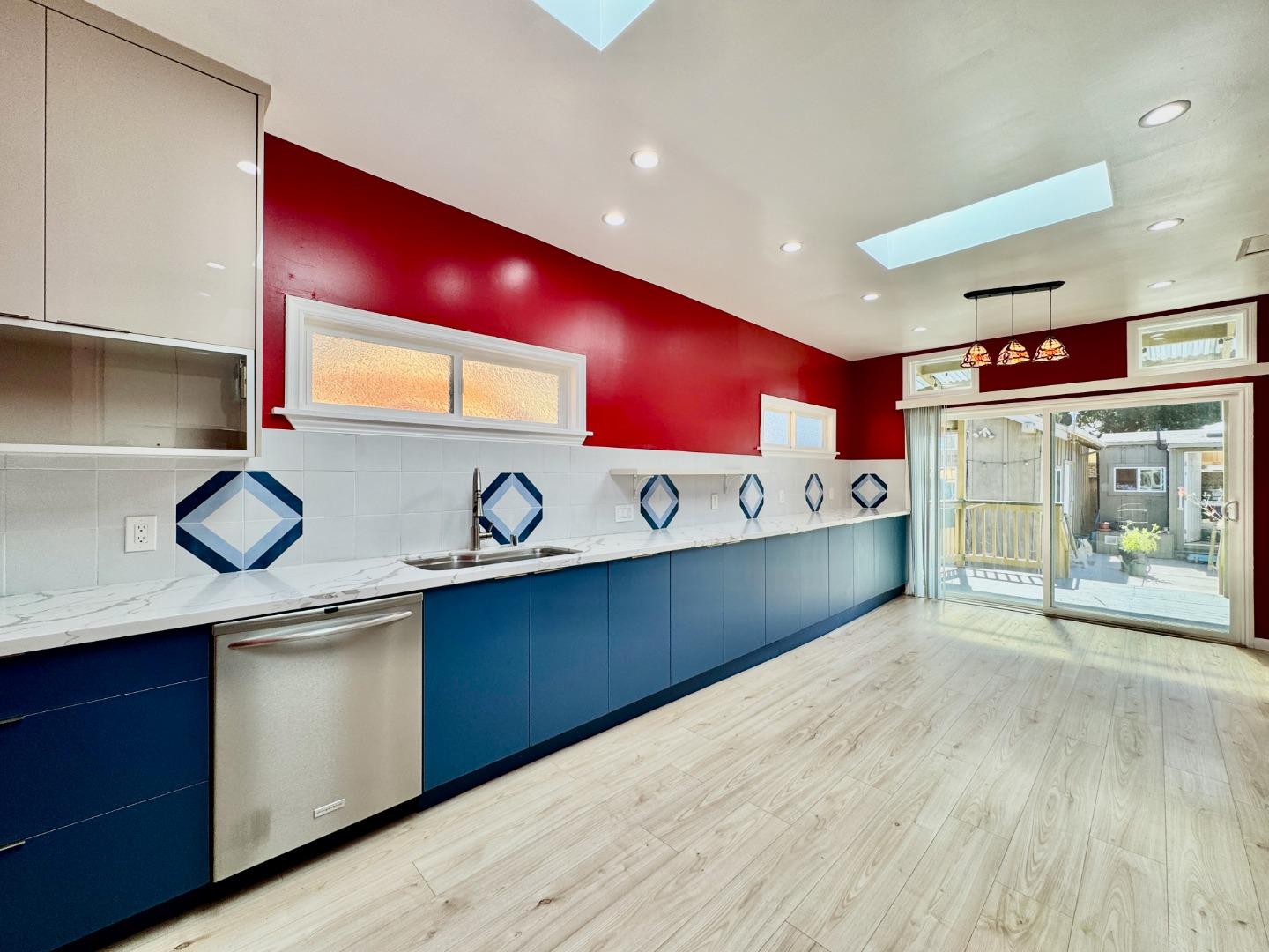 Detail Gallery Image 22 of 47 For 809 Bayswater Ave, Burlingame,  CA 94010 - 2 Beds | 2 Baths