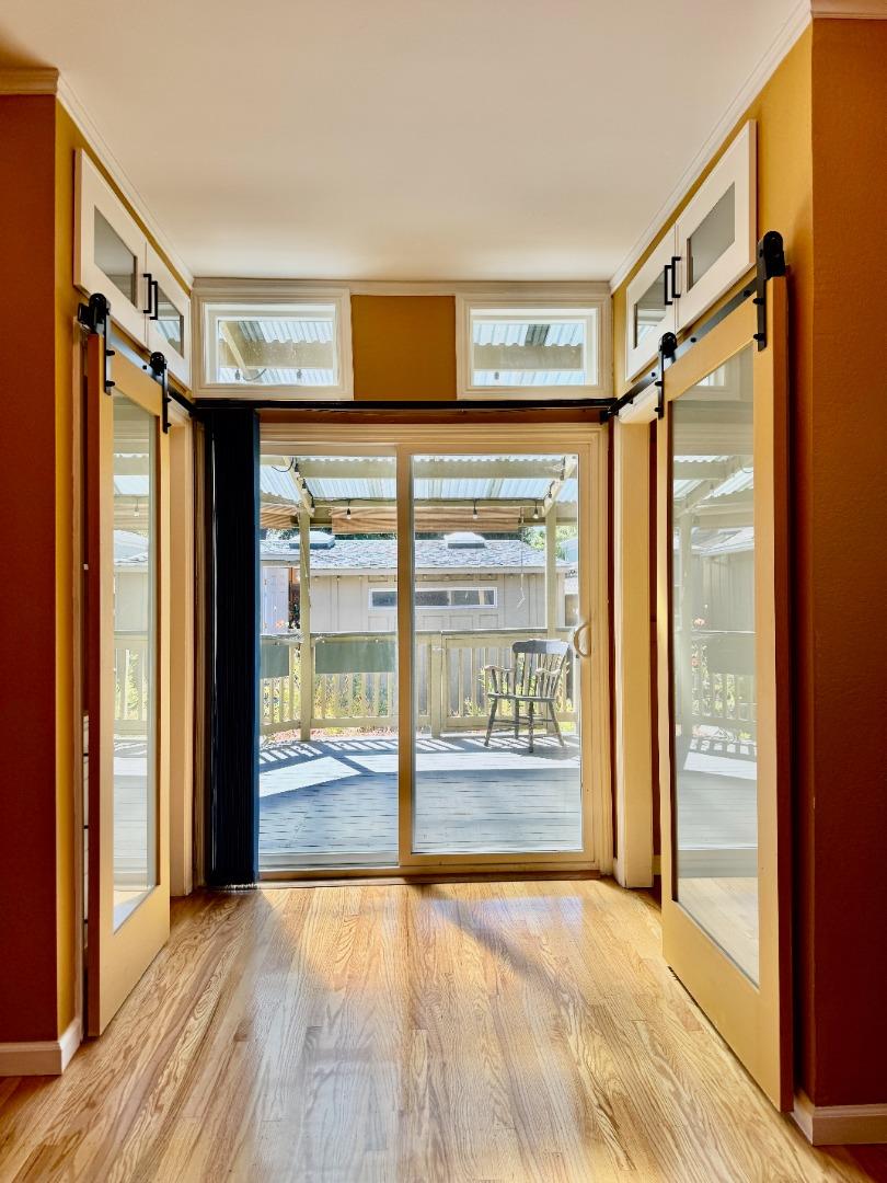 Detail Gallery Image 32 of 47 For 809 Bayswater Ave, Burlingame,  CA 94010 - 2 Beds | 2 Baths