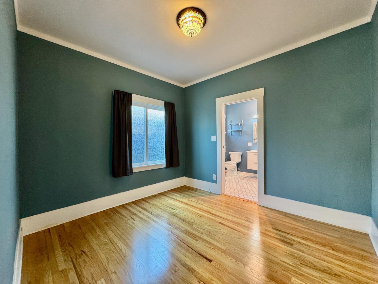 Detail Gallery Image 39 of 47 For 809 Bayswater Ave, Burlingame,  CA 94010 - 2 Beds | 2 Baths