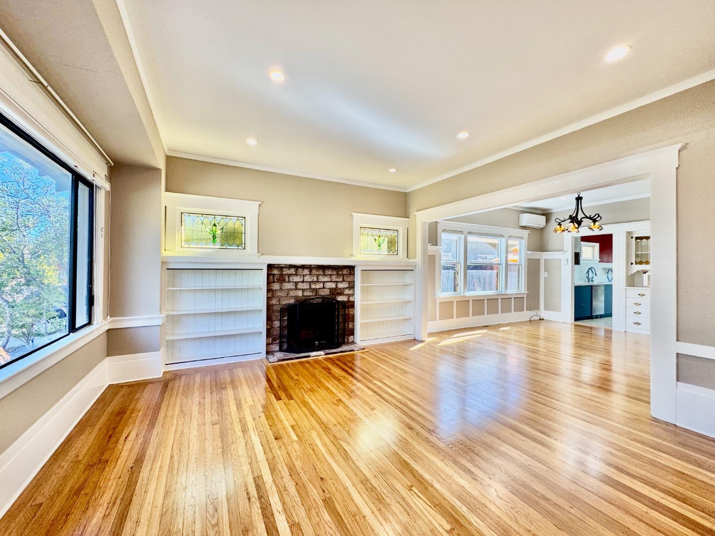 Detail Gallery Image 6 of 47 For 809 Bayswater Ave, Burlingame,  CA 94010 - 2 Beds | 2 Baths