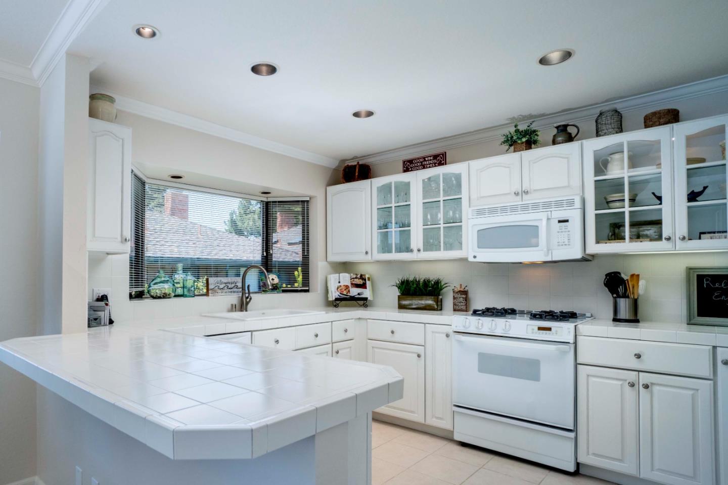 Detail Gallery Image 3 of 51 For 39 Del Mesa Carmel, Carmel,  CA 93923 - 2 Beds | 2 Baths