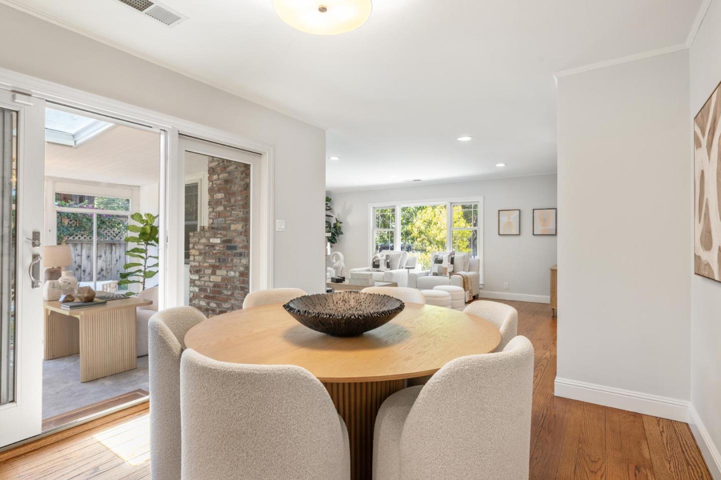 Detail Gallery Image 12 of 39 For 400 Santa Margarita Ave, Menlo Park,  CA 94025 - 3 Beds | 2/1 Baths