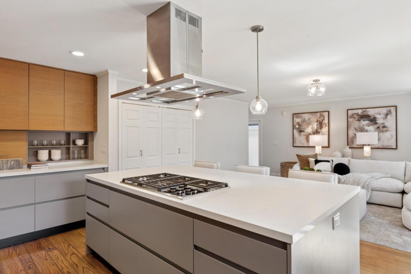 Detail Gallery Image 19 of 39 For 400 Santa Margarita Ave, Menlo Park,  CA 94025 - 3 Beds | 2/1 Baths