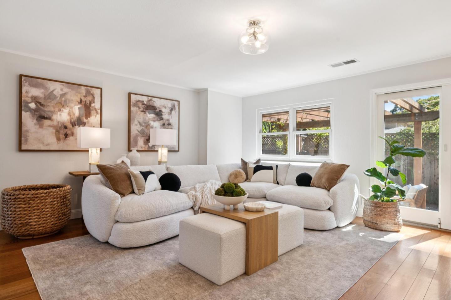 Detail Gallery Image 21 of 39 For 400 Santa Margarita Ave, Menlo Park,  CA 94025 - 3 Beds | 2/1 Baths