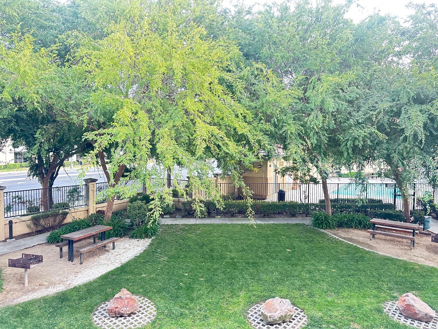 Detail Gallery Image 21 of 22 For 5043 Le Miccine Ter, San Jose,  CA 95129 - 2 Beds | 2/1 Baths