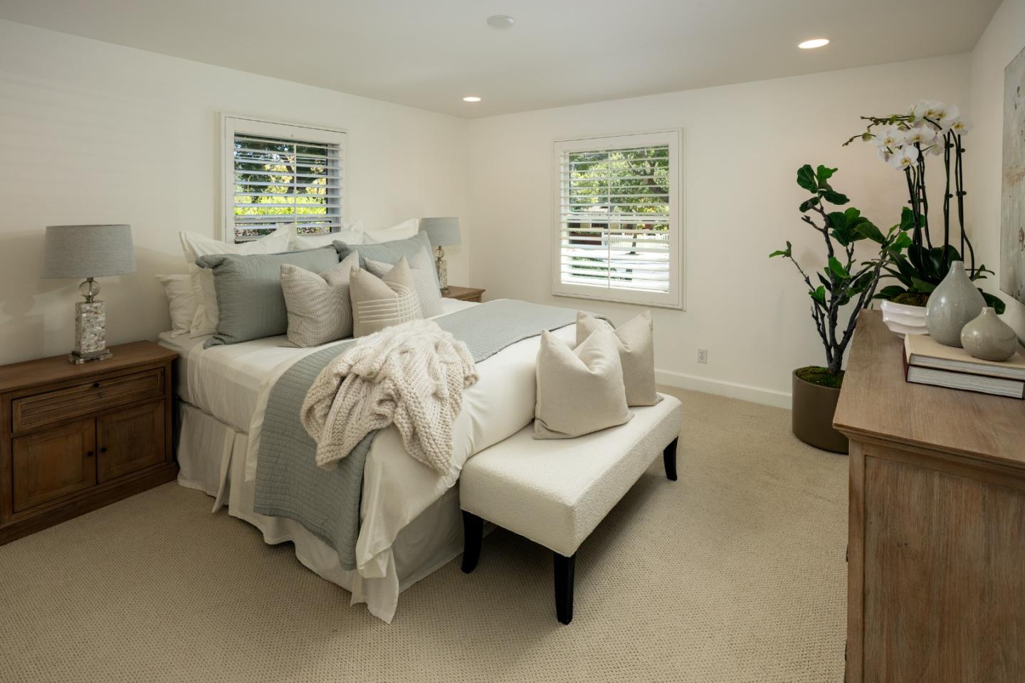 Detail Gallery Image 11 of 35 For 637 Central Ave, Menlo Park,  CA 94025 - 4 Beds | 3/1 Baths