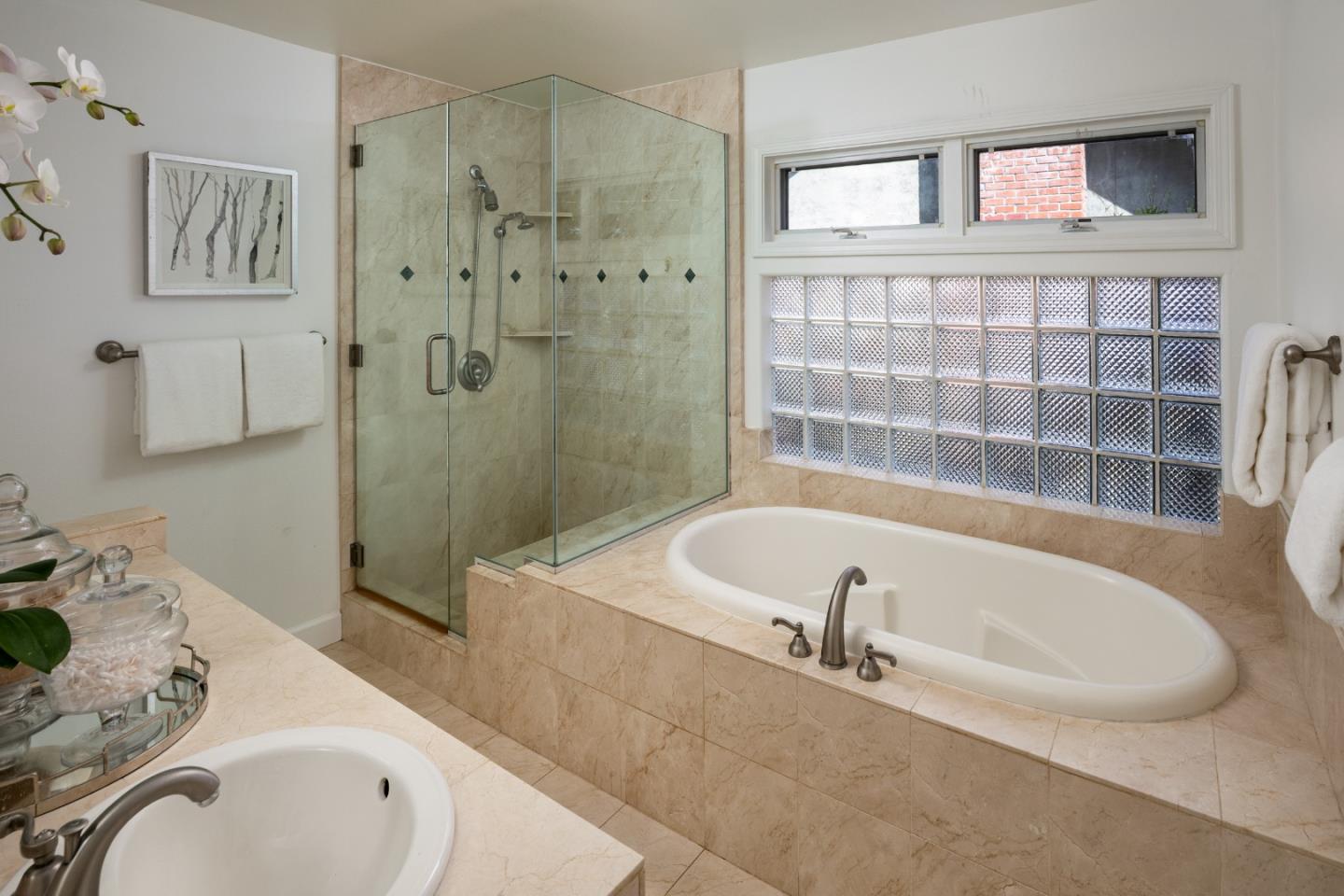 Detail Gallery Image 12 of 35 For 637 Central Ave, Menlo Park,  CA 94025 - 4 Beds | 3/1 Baths