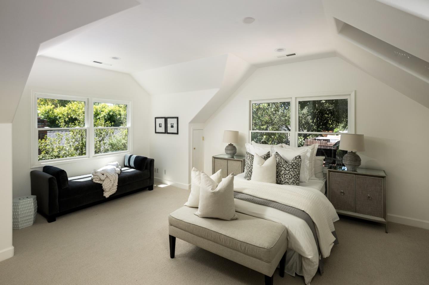 Detail Gallery Image 14 of 35 For 637 Central Ave, Menlo Park,  CA 94025 - 4 Beds | 3/1 Baths