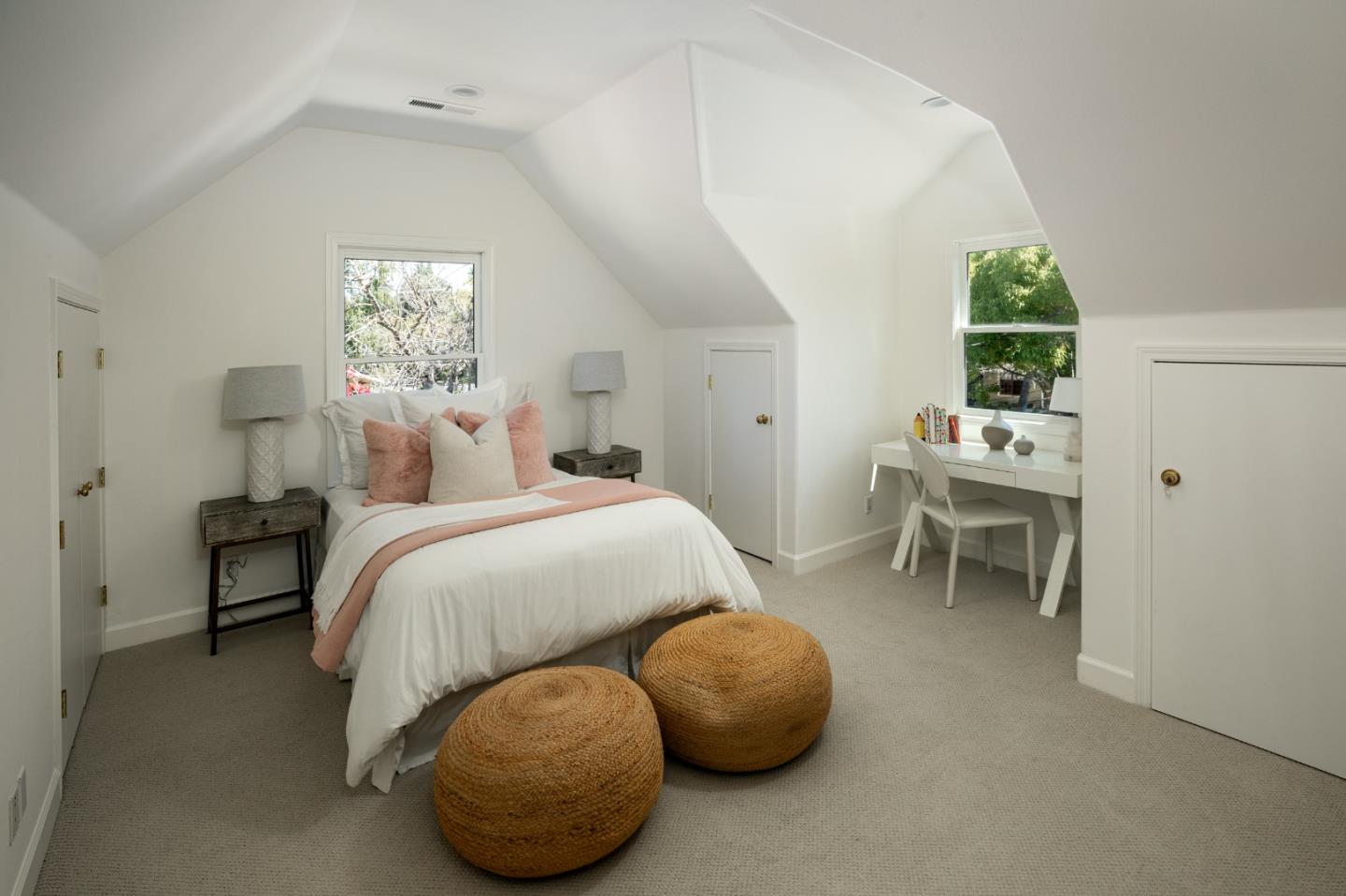 Detail Gallery Image 16 of 35 For 637 Central Ave, Menlo Park,  CA 94025 - 4 Beds | 3/1 Baths