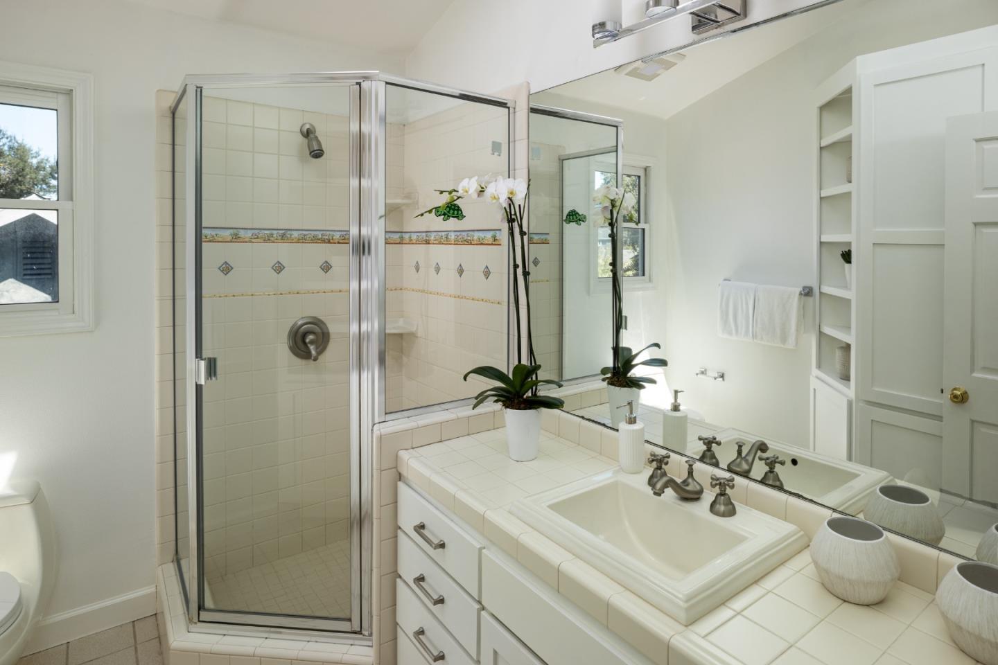 Detail Gallery Image 18 of 35 For 637 Central Ave, Menlo Park,  CA 94025 - 4 Beds | 3/1 Baths