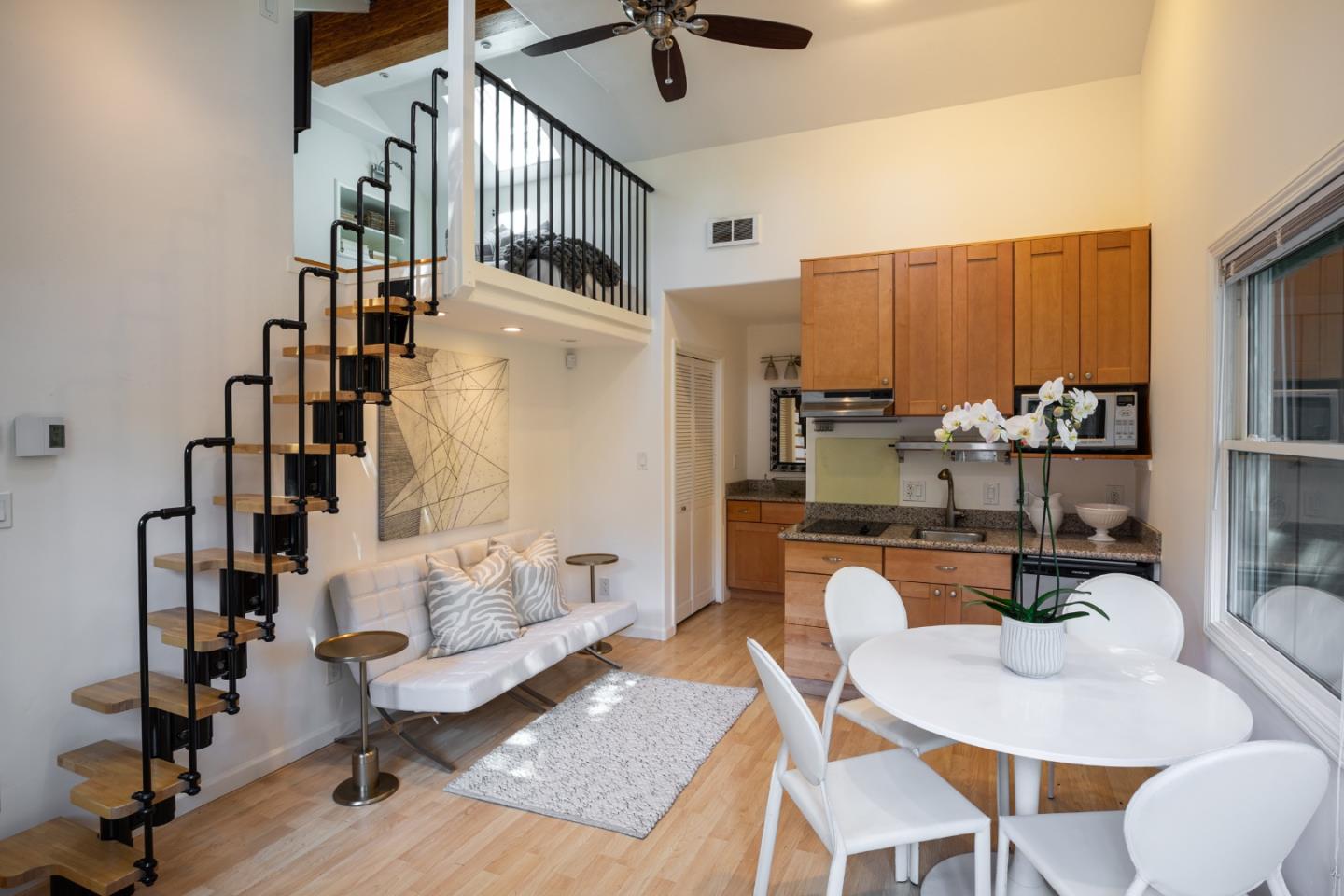 Detail Gallery Image 19 of 35 For 637 Central Ave, Menlo Park,  CA 94025 - 4 Beds | 3/1 Baths
