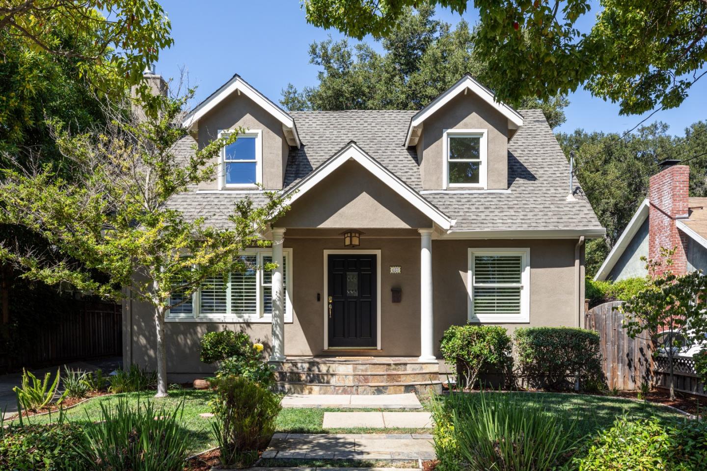 Detail Gallery Image 2 of 35 For 637 Central Ave, Menlo Park,  CA 94025 - 4 Beds | 3/1 Baths