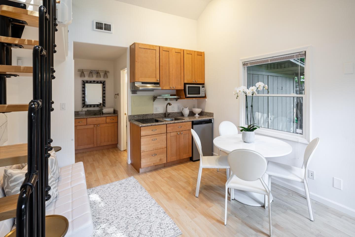 Detail Gallery Image 20 of 35 For 637 Central Ave, Menlo Park,  CA 94025 - 4 Beds | 3/1 Baths