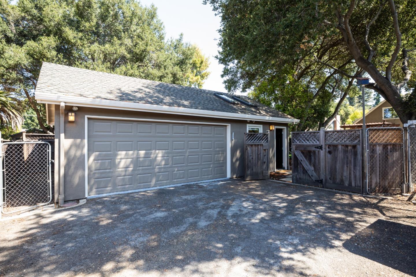 Detail Gallery Image 29 of 35 For 637 Central Ave, Menlo Park,  CA 94025 - 4 Beds | 3/1 Baths