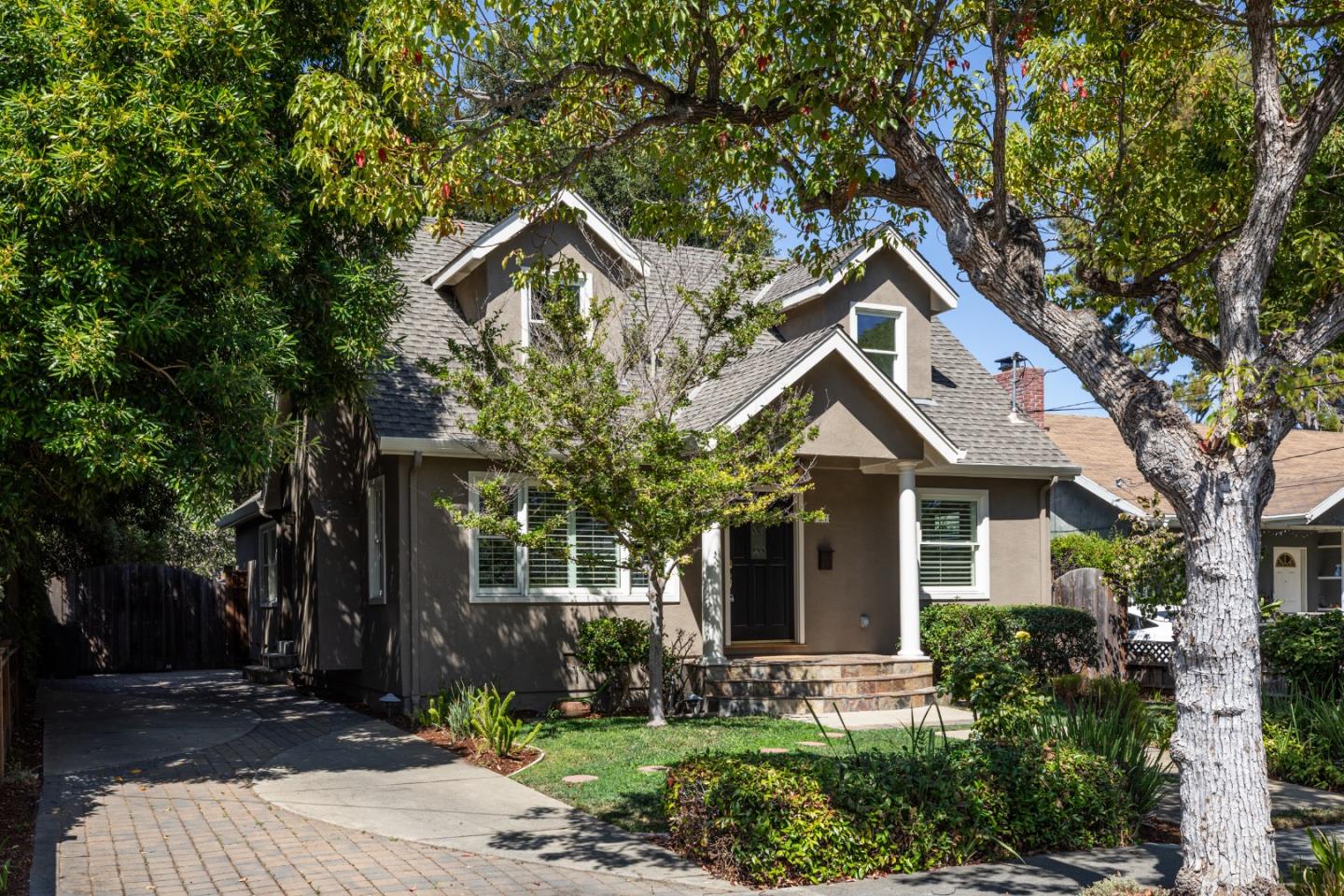 Detail Gallery Image 3 of 35 For 637 Central Ave, Menlo Park,  CA 94025 - 4 Beds | 3/1 Baths