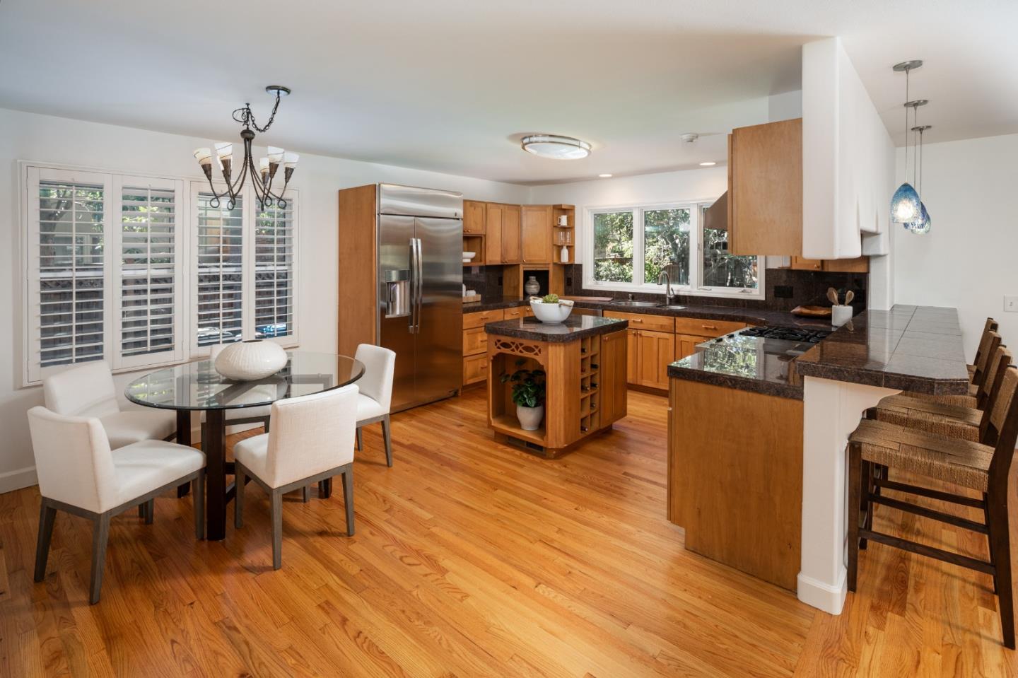 Detail Gallery Image 6 of 35 For 637 Central Ave, Menlo Park,  CA 94025 - 4 Beds | 3/1 Baths
