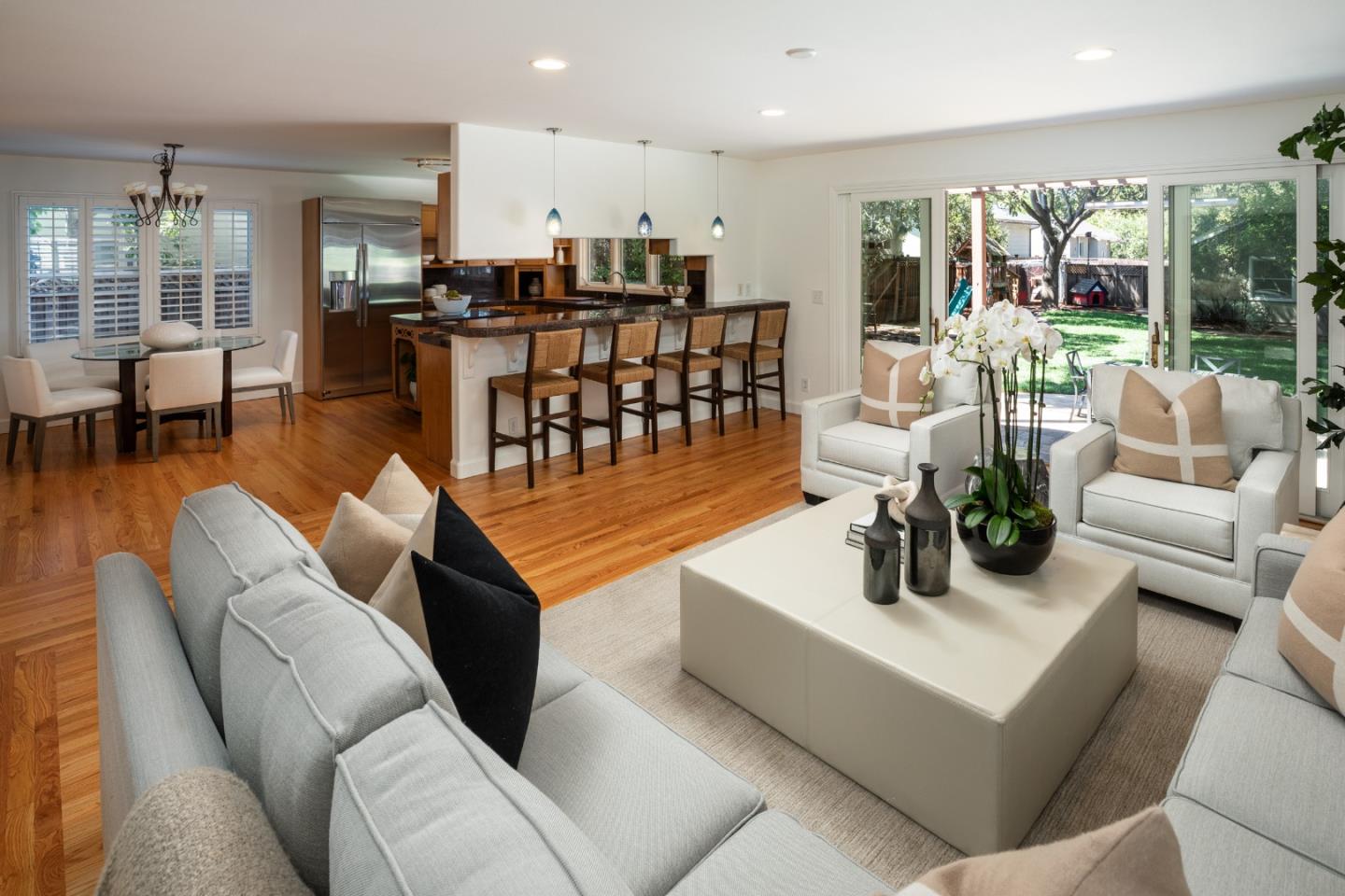 Detail Gallery Image 8 of 35 For 637 Central Ave, Menlo Park,  CA 94025 - 4 Beds | 3/1 Baths