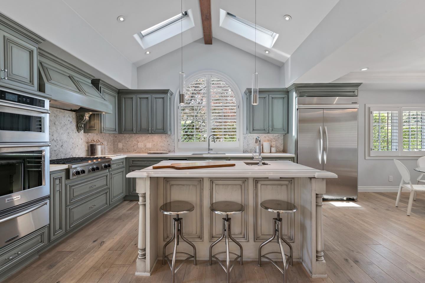 Detail Gallery Image 10 of 37 For 65 Fairfax Ave, Atherton,  CA 94027 - 4 Beds | 4/1 Baths