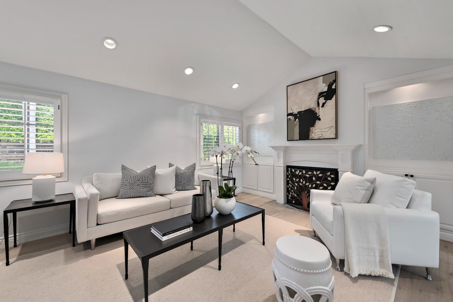 Detail Gallery Image 16 of 37 For 65 Fairfax Ave, Atherton,  CA 94027 - 4 Beds | 4/1 Baths