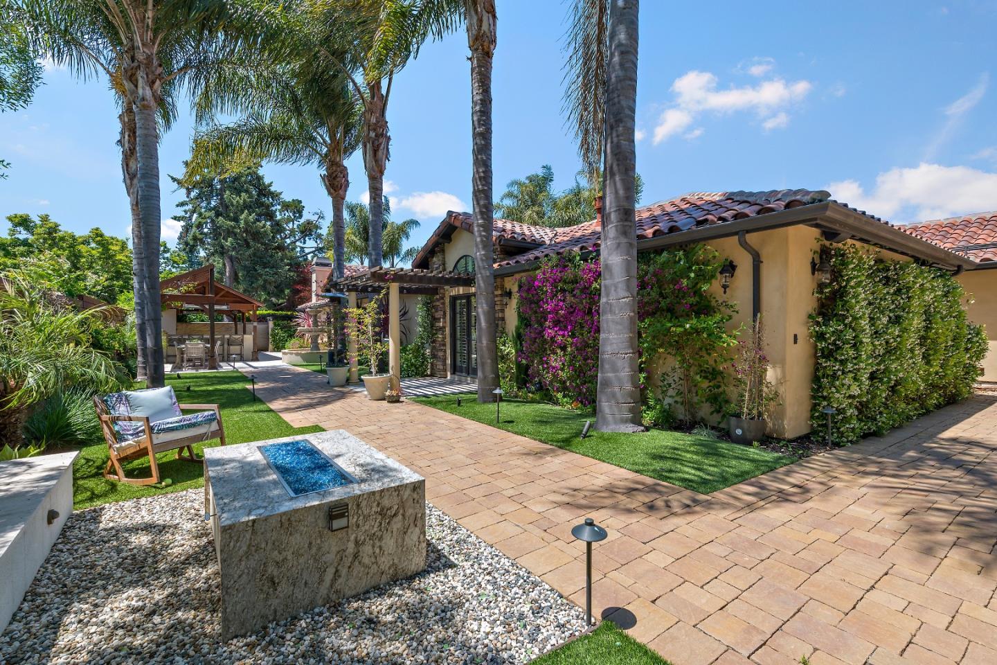 Detail Gallery Image 3 of 37 For 65 Fairfax Ave, Atherton,  CA 94027 - 4 Beds | 4/1 Baths