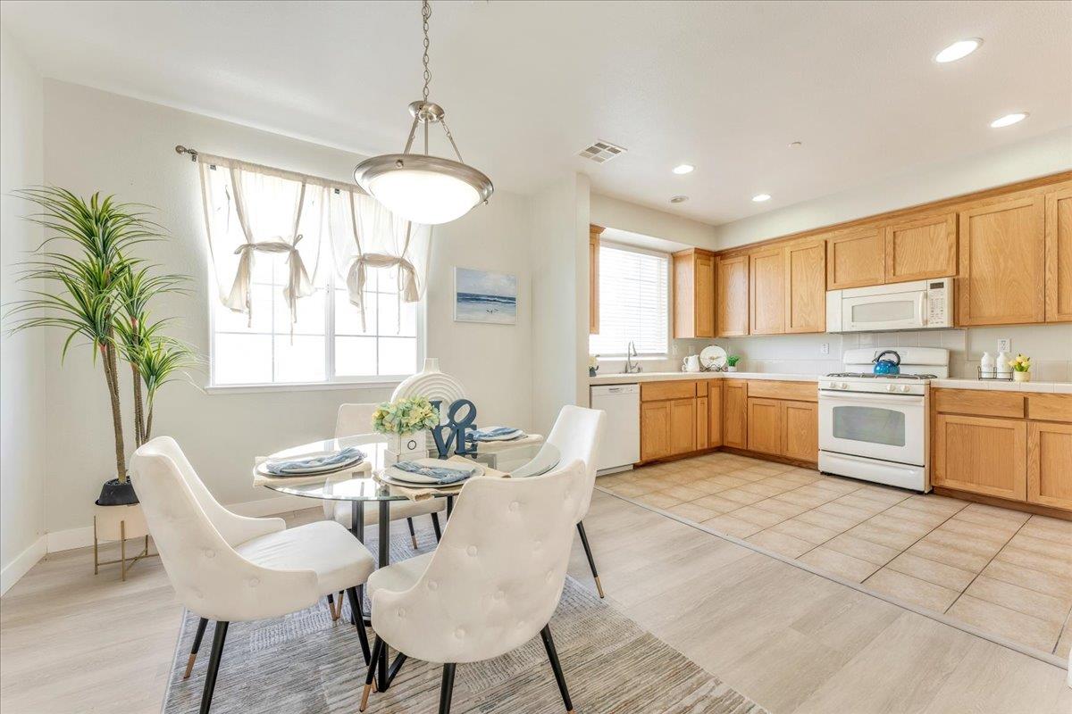 Detail Gallery Image 14 of 33 For 18439 Jade Ln, Morgan Hill,  CA 95037 - 2 Beds | 2/1 Baths