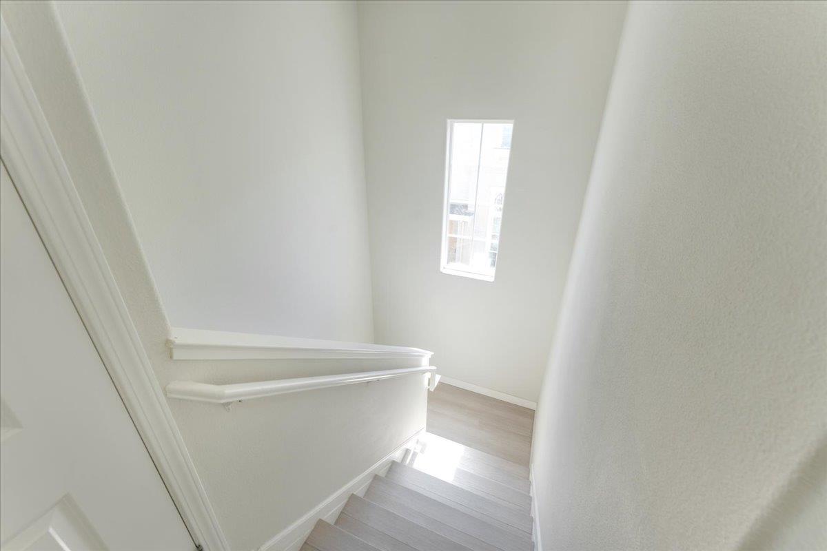 Detail Gallery Image 19 of 33 For 18439 Jade Ln, Morgan Hill,  CA 95037 - 2 Beds | 2/1 Baths