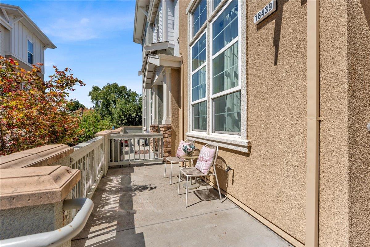 Detail Gallery Image 3 of 33 For 18439 Jade Ln, Morgan Hill,  CA 95037 - 2 Beds | 2/1 Baths