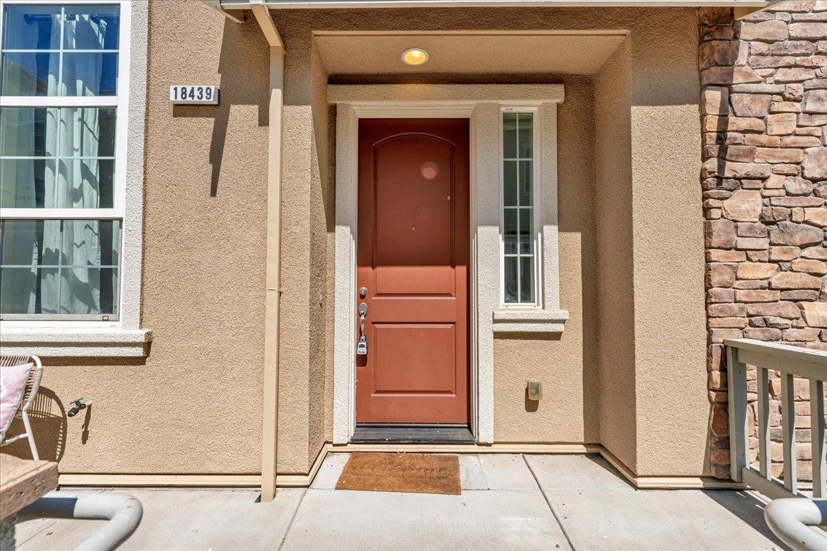 Detail Gallery Image 4 of 33 For 18439 Jade Ln, Morgan Hill,  CA 95037 - 2 Beds | 2/1 Baths