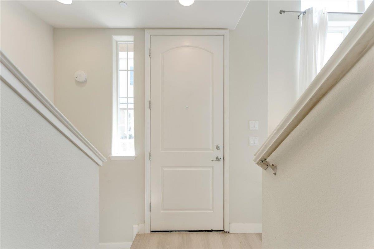 Detail Gallery Image 5 of 33 For 18439 Jade Ln, Morgan Hill,  CA 95037 - 2 Beds | 2/1 Baths