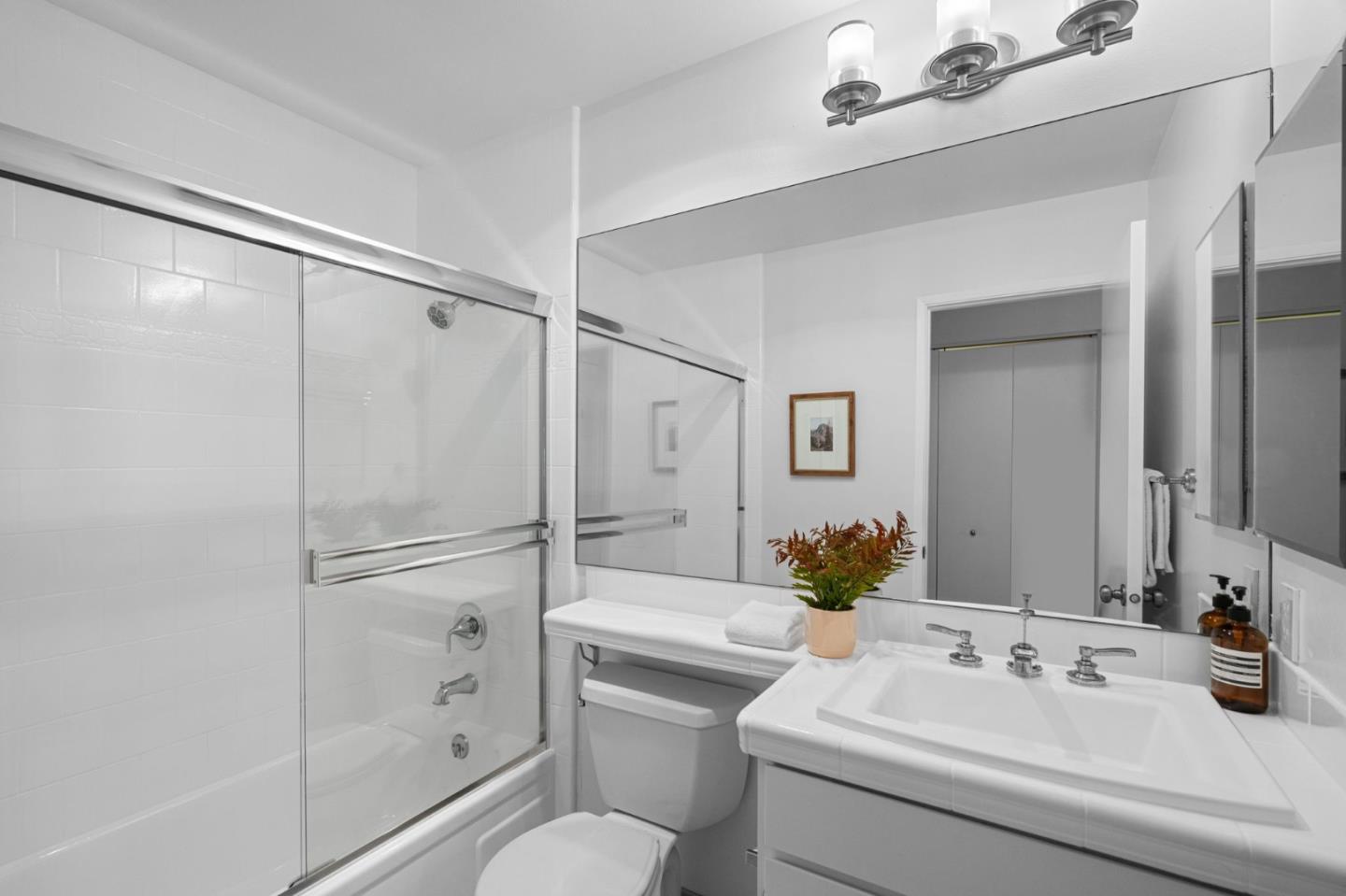 Detail Gallery Image 15 of 26 For 878 Wharfside Rd, San Mateo,  CA 94404 - 2 Beds | 2 Baths